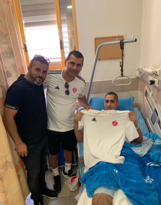 زيارة نادي مشجعي هبوعيل تل أبيب لجمعة النمر ضحية إصابة مباشر لصاروخ من غزة 